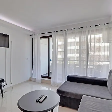 Harmony With Pool By Homing Appartement *